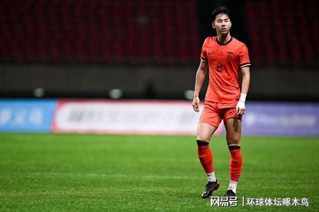 佛得角门将关注列表全是美女 老哥最爱黑皮辣妹